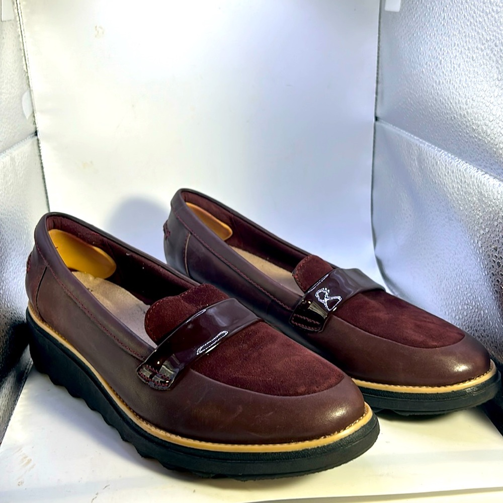 Clark’s “Orianna” casual loafers NWOT size 9 excellent condition wine color.